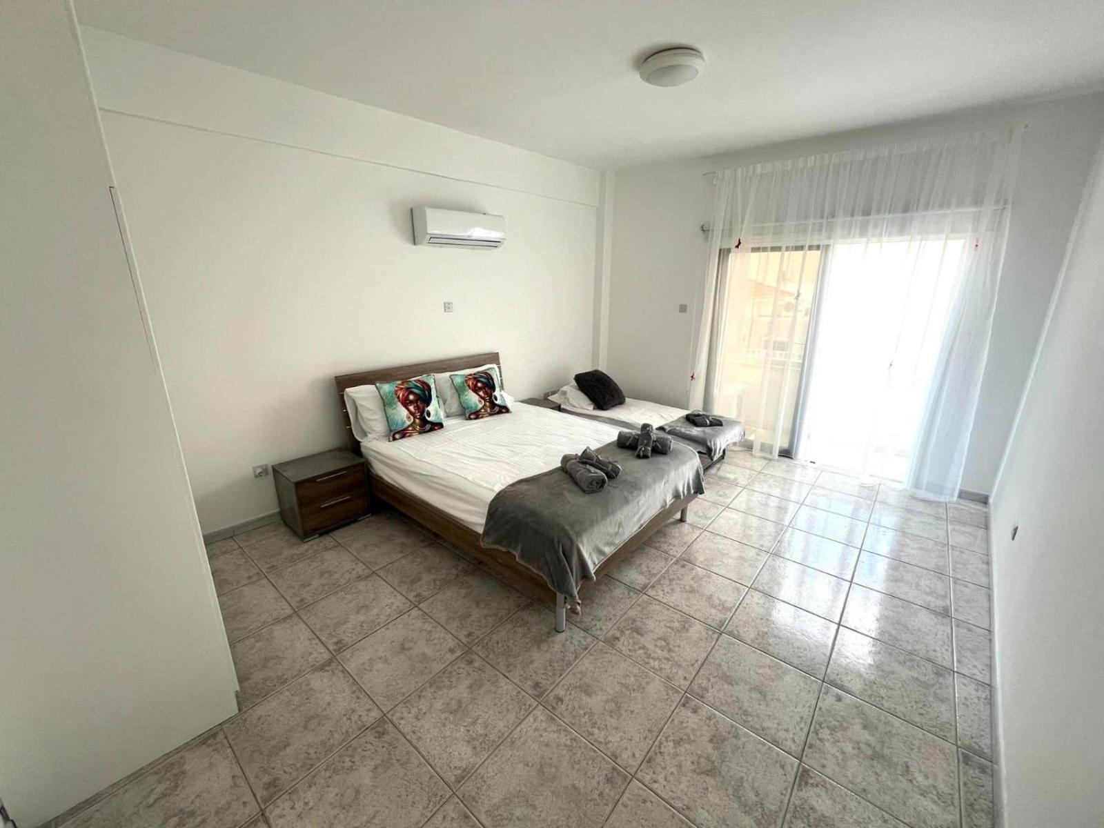 Apartament Easybook Cy 205 *